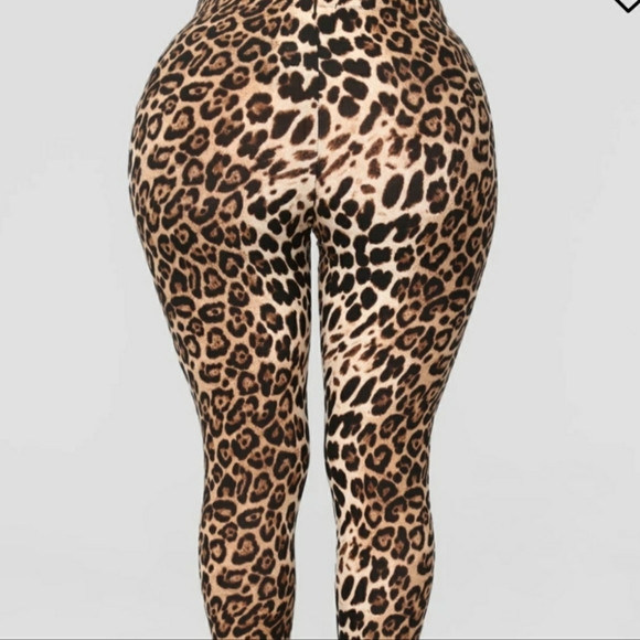 Fashion Nova Leopard Leggings OS - Picture 6 of 8